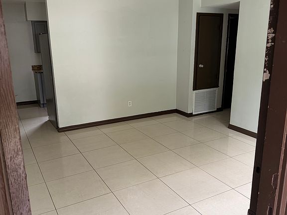 3rd image of 5213 Bach Ave