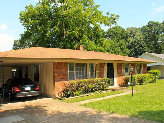 3rd image of 4752 Dianne Dr