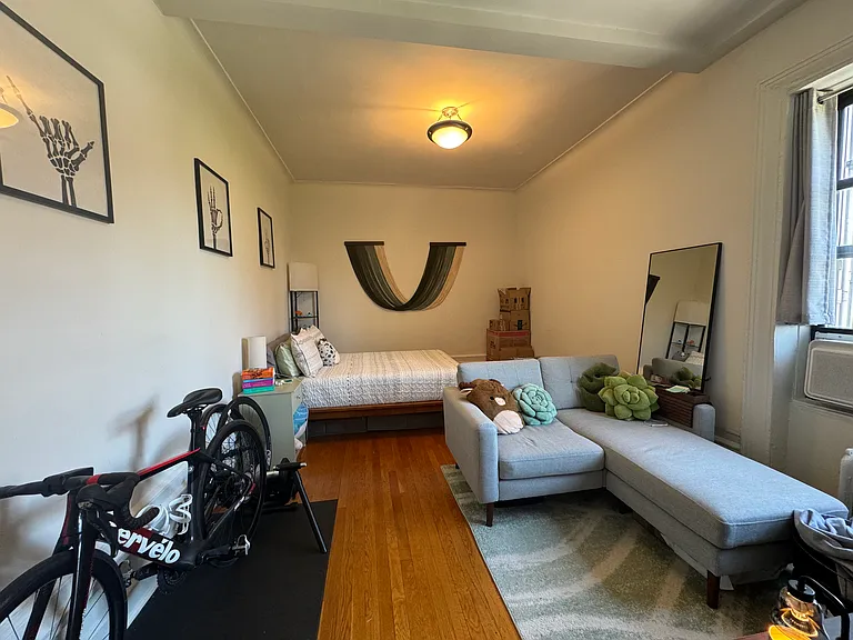 515 W 113th St #3J — Photo 1