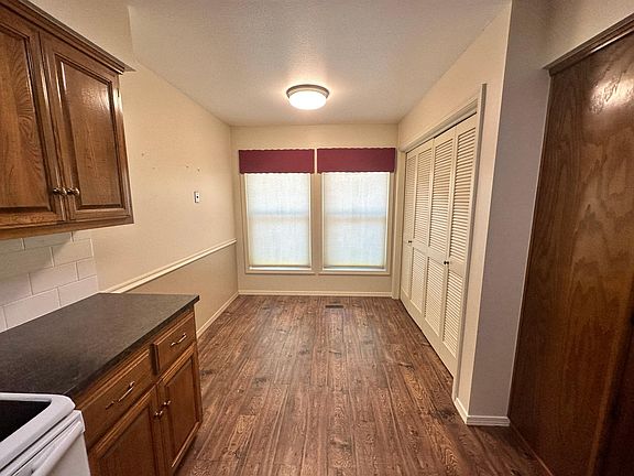 5th image of 15 Wolviston Cir