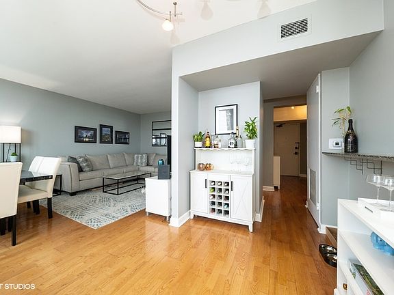 4th image of 3200 N Lake Shore Dr APT 2603