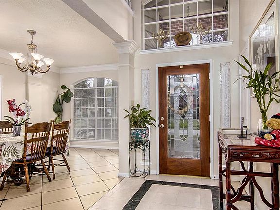 4th image of 3515 Valley Chase Dr