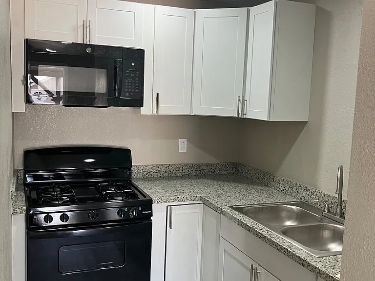 1855 D St #9 — Photo 5
