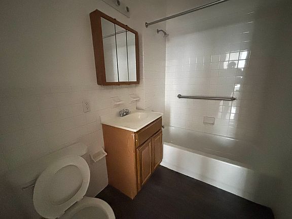 5th image of 452 E 148th St APT 1D