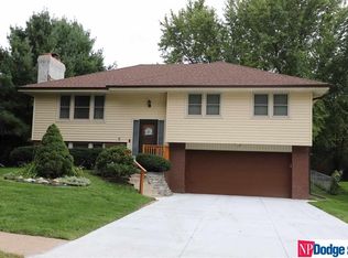 11697 Meredith Ave, Omaha, NE 68164