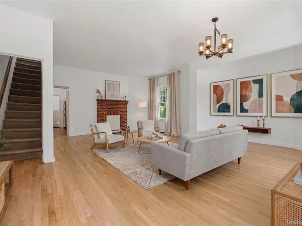 9 Desmond Avenue, Bronxville, NY 10708