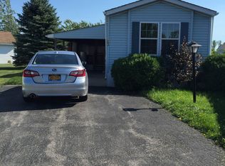 1284 Norwood Dr, Lockport, NY 14094