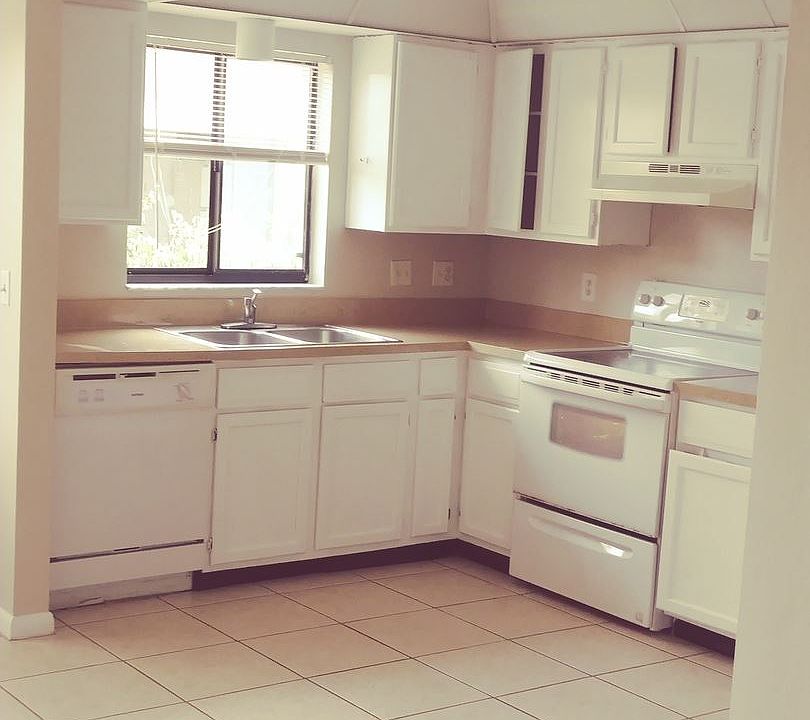 2nd image of 4201 Gulfstream Dr APT B