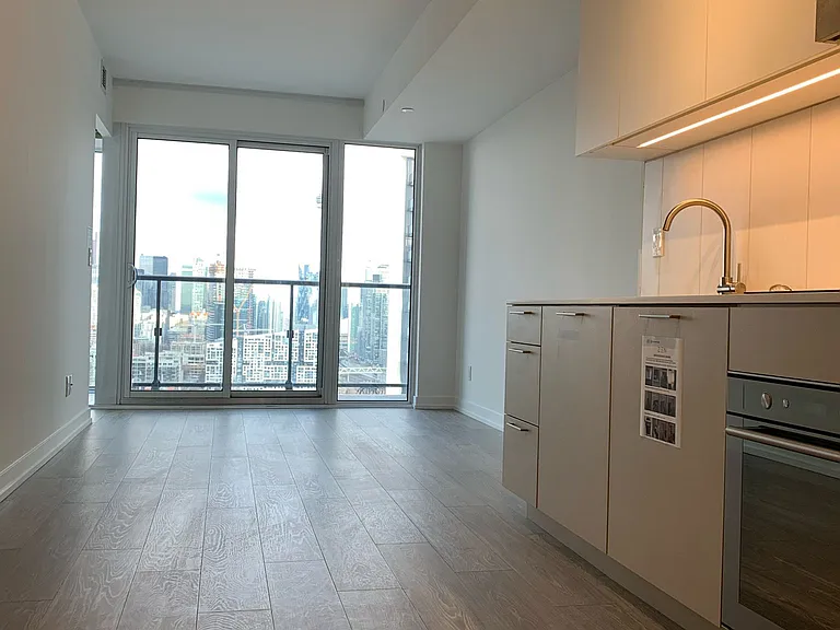 19 Western Battery Rd #3120 — Photo 2