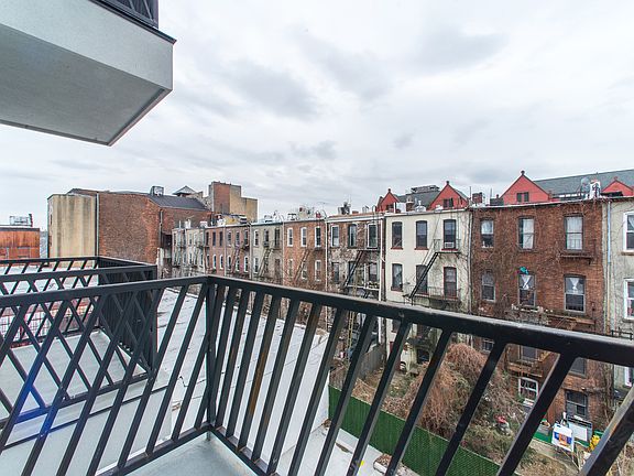 5th image of 834 Lexington Ave #443