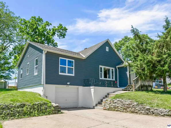 2705 Margo St, Bellevue, NE 68147