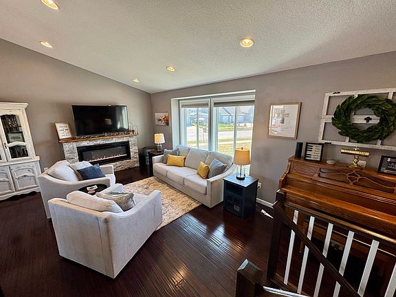3rd image of 2700 Heritage Ct