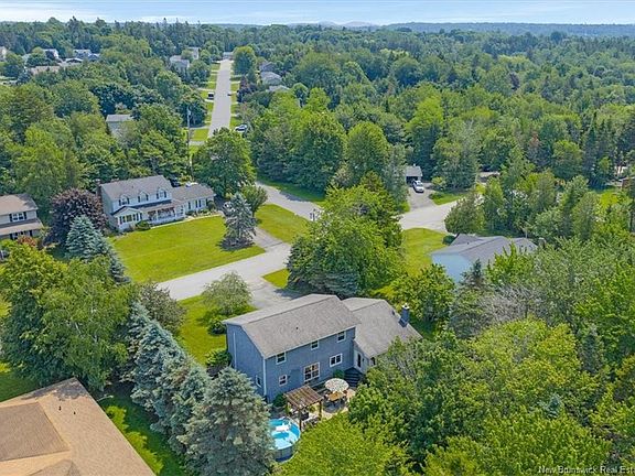 3rd image of 24 Beach Dr