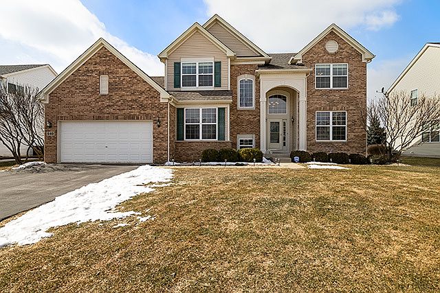1st image of 640 Versailles Dr