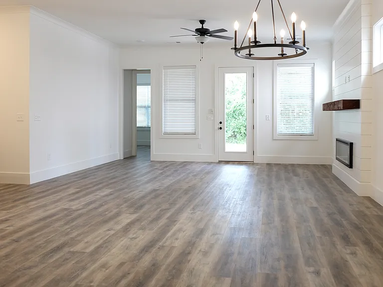 2824 Valley Rd — Photo 3