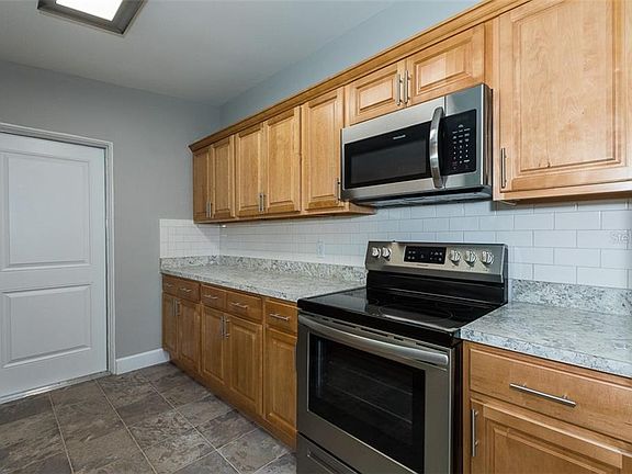 3rd image of 4748 Easton St