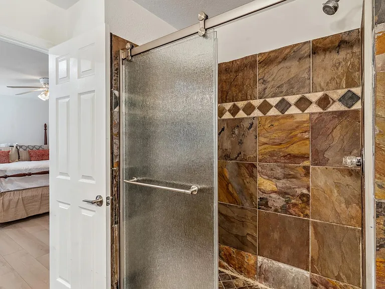 1739 N Palm Dr — Photo 19