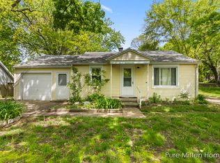 1337 Arcadia Dr NE, Grand Rapids, MI 49525