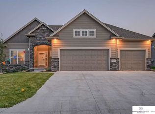 19952 Monroe St, Omaha, NE 68135