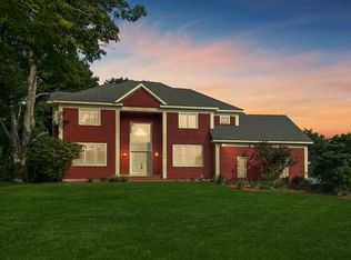 29 Lynbrook Rd, Southborough, MA 01772