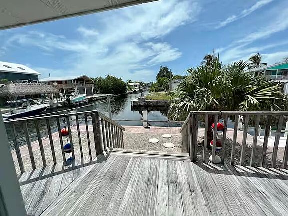 3rd image of 1540 Lantana Ln
