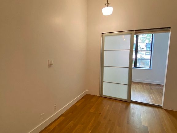 2nd image of 947 Willoughby Ave #105A