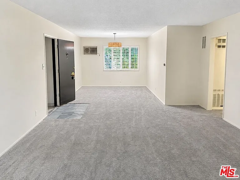 3320 Griffith Park Blvd #7 — Photo 2