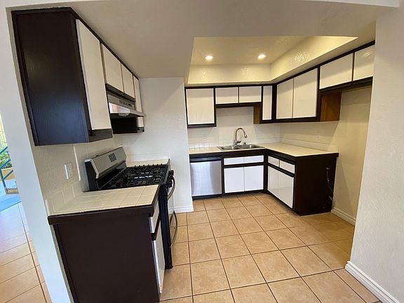 2nd image of 214 N Louise St APT 4