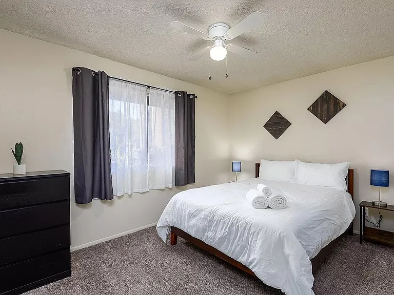 635 E Manhatton Dr — Photo 8