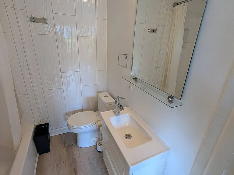 2562 Loma Linda St #R — Photo 18