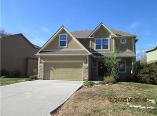 401 NW Fox Hollow Ln, Blue Springs, MO 64015