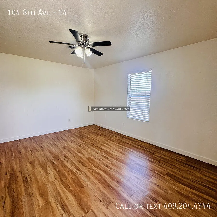 Welcome home to your 2 Bedroom | 1 Bathroom Apartment located in Nederland, TX. — Photo 2