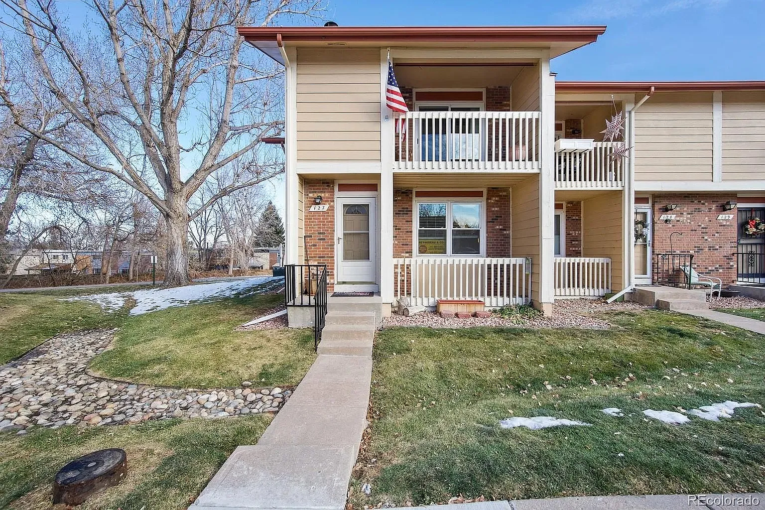 3 bed, 2129 sqft, $2,529 — Photo 1