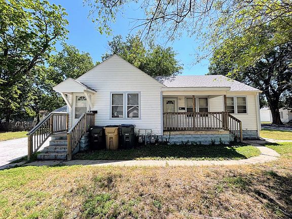 2nd image of 800 N Poplar St #802
