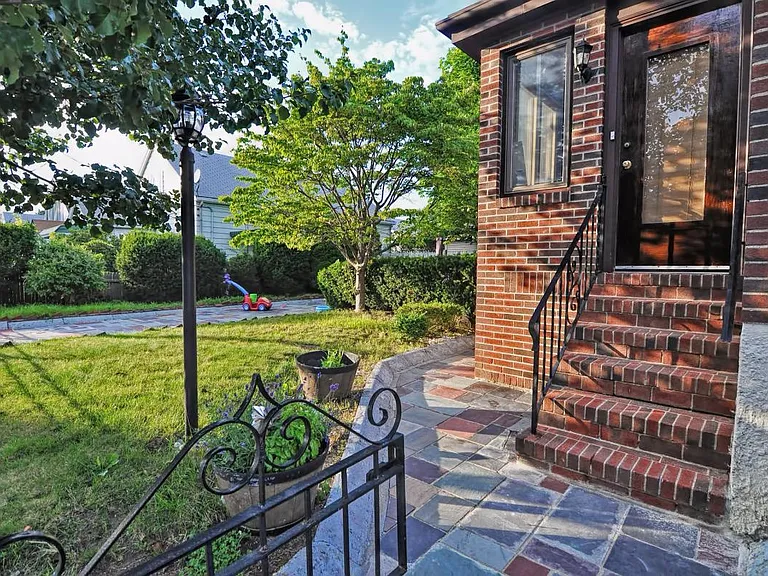 86 Fowler Ave — Photo 5