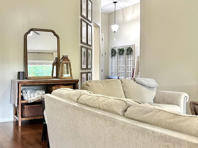6399 William Hill Dr — Photo 4