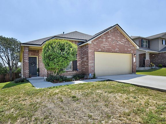 2nd image of 716 Community Dr #A