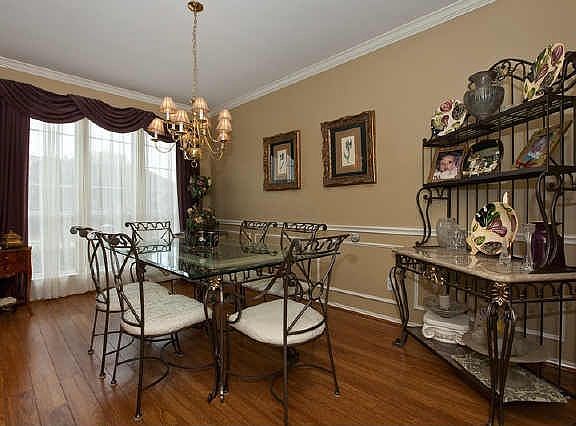 4th image of 1890 Crestlake Dr