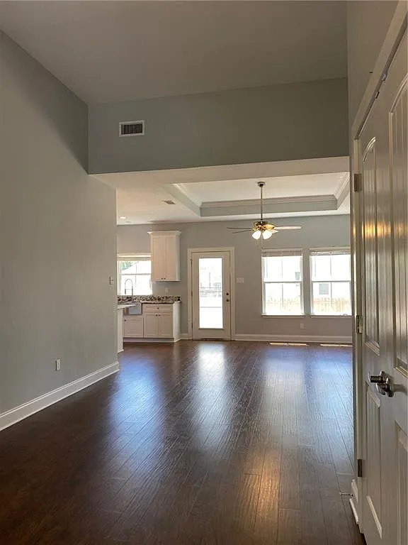 3 bed, 1425 sqft, $1,750 — Photo 2
