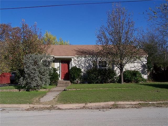 1st image of 805 E Walnut St