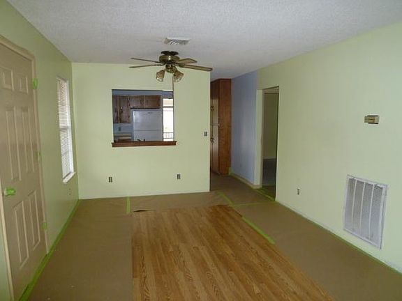 5th image of 388 Valley Ln