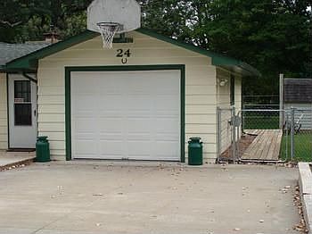 2nd image of 24 E Youngs Ct