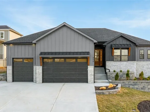 804 SE Pine Ct, Blue Springs, MO 64014