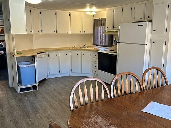 5th image of 8820 Robbins Road