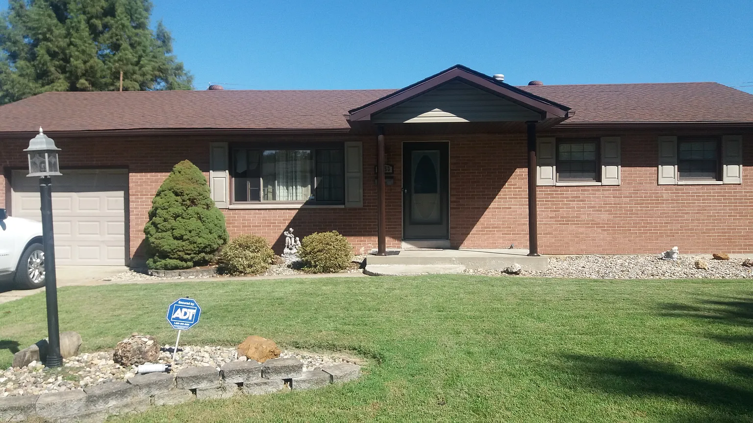 2553 Buenger Blvd photo 1