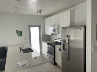 8025 Byron Ave APT 6, Miami Beach, FL 33141