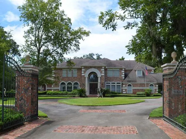 4431 Hillbrook Dr, Orange, TX 77632