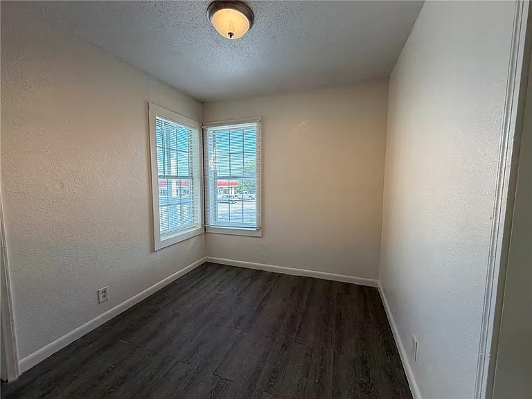 113 Blevins St — Photo 17