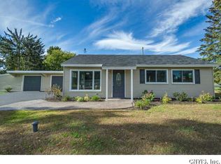 2 Devonshire Rd, North Syracuse, NY 13212