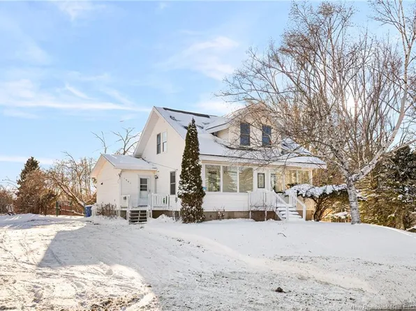 1501 Amirault St, Dieppe, NB E1A 4T4